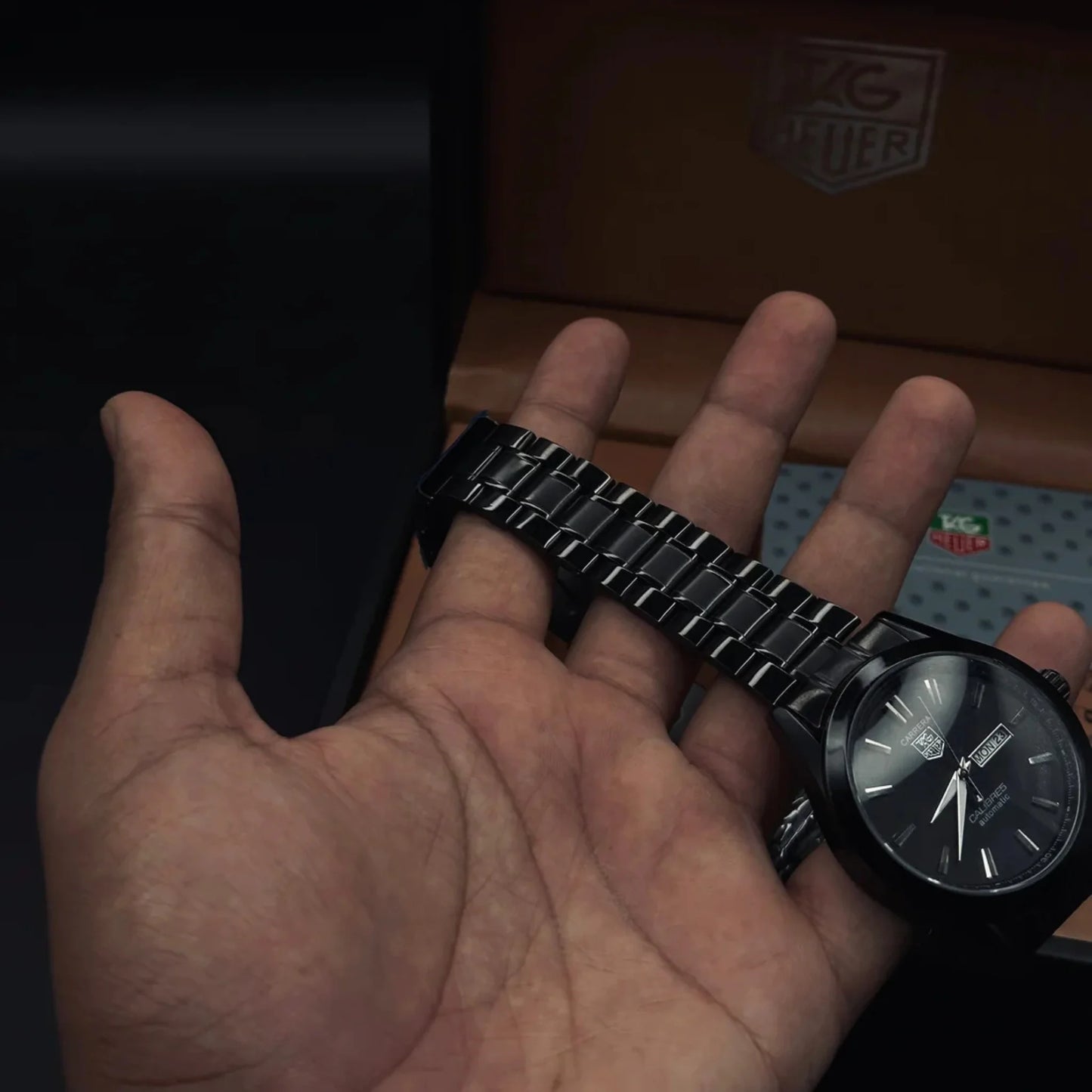 HEUER CHAIN CALIBRE | BLACK DIAL